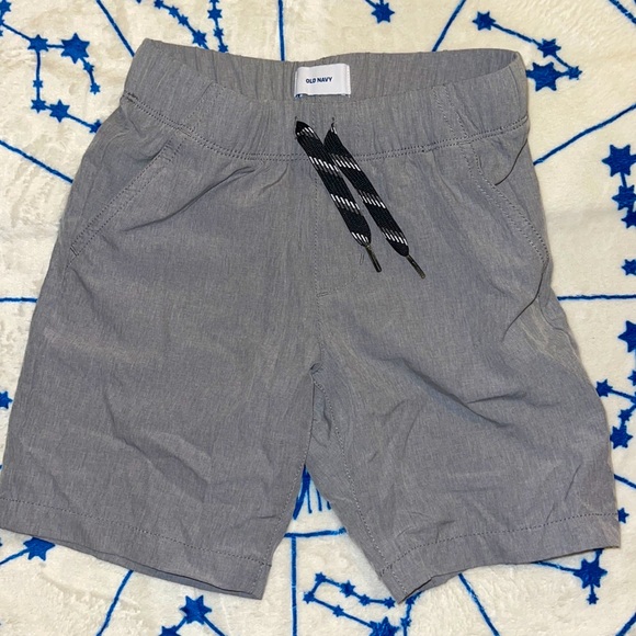 Old Navy boy’s shorts - Picture 1 of 3